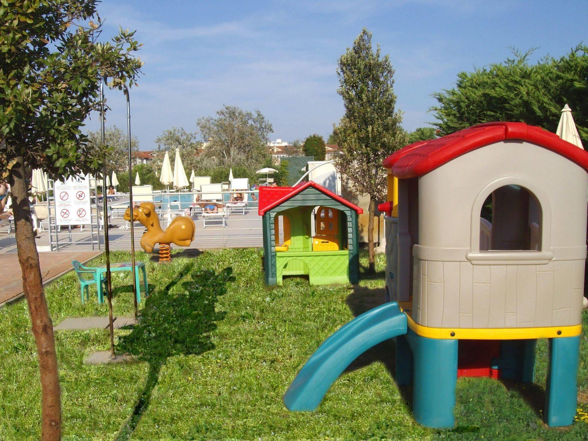 Residence Cleo Llido Degli Estensi Ngoại thất bức ảnh